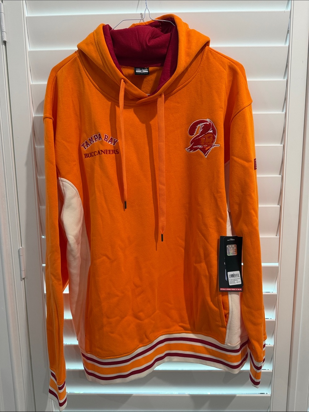 NWT Tampa Bay Buccaneers Orange Pullover Hoodie-XL